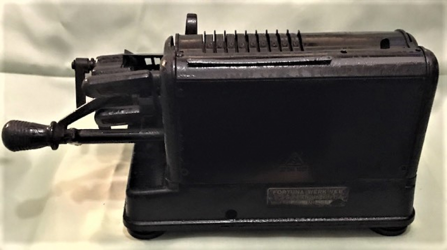 FACİT MELİTTA FORTUNA WERK  TUŞLU METAL MEKANİK  TUŞLU HESAP MAKİNASI CALIŞMIYOR