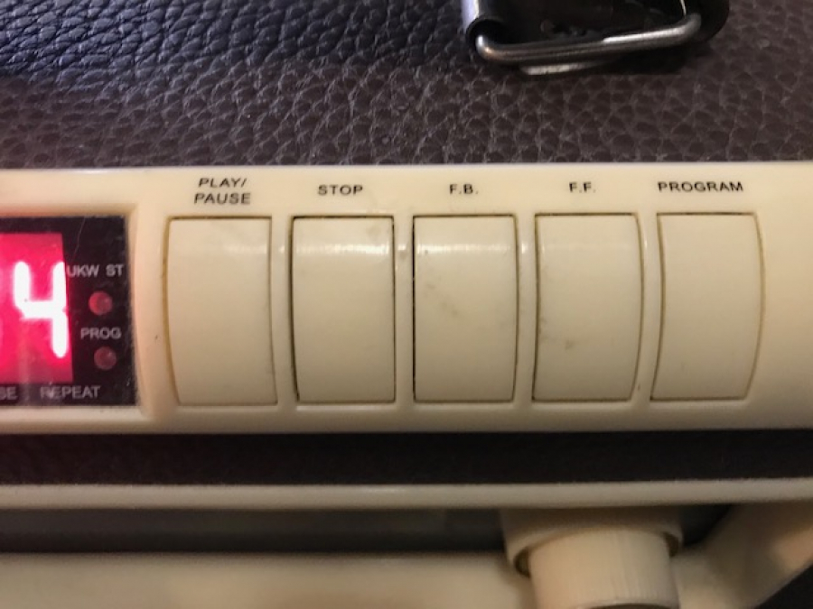 RETRO CLASSİC LİNE SOUNDMASTER RCD 1500 DBL RADİO CD MP 3 CANTA RADYO 3 DALGA