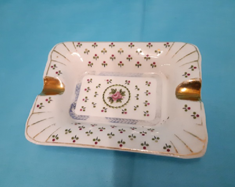 SIGARA TABLASI PORSELEN KÜLLÜK 