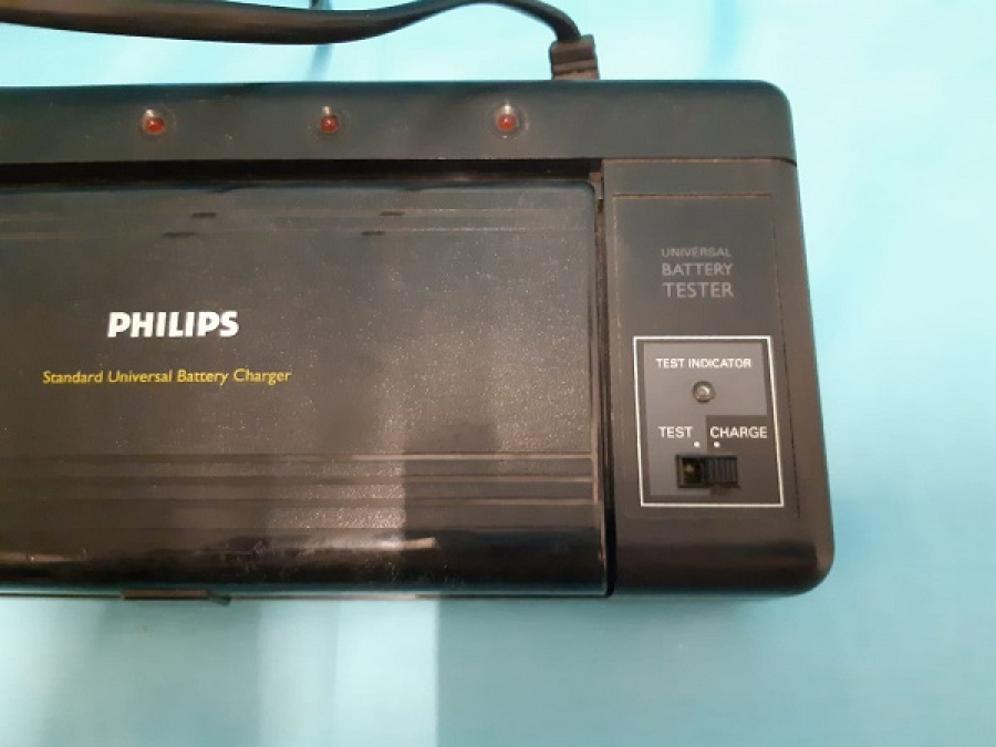 PHILIPS STANDARD UNİVERSAL  BATTERY CHARGER TÜM ŞARJLI PİLLER İÇİN ŞARJ YAPMA MAKİNESİ