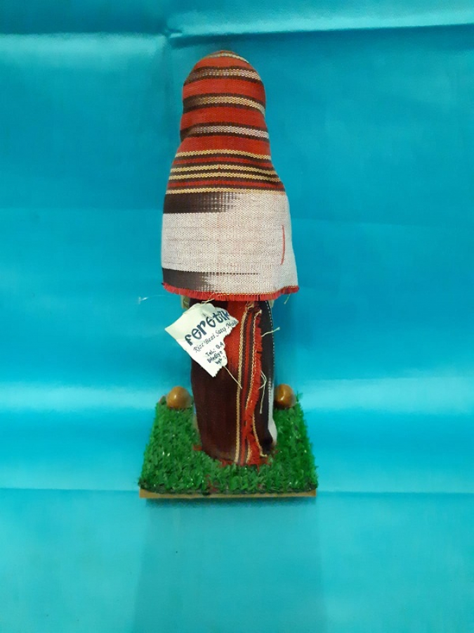 RİZE GİYİM KUŞAMLI KÖYLÜ KADINI SEPTİYLE CAY TOPLAYAN  EL YAPIM YÖRESEL OYUNCAK BEBEK 