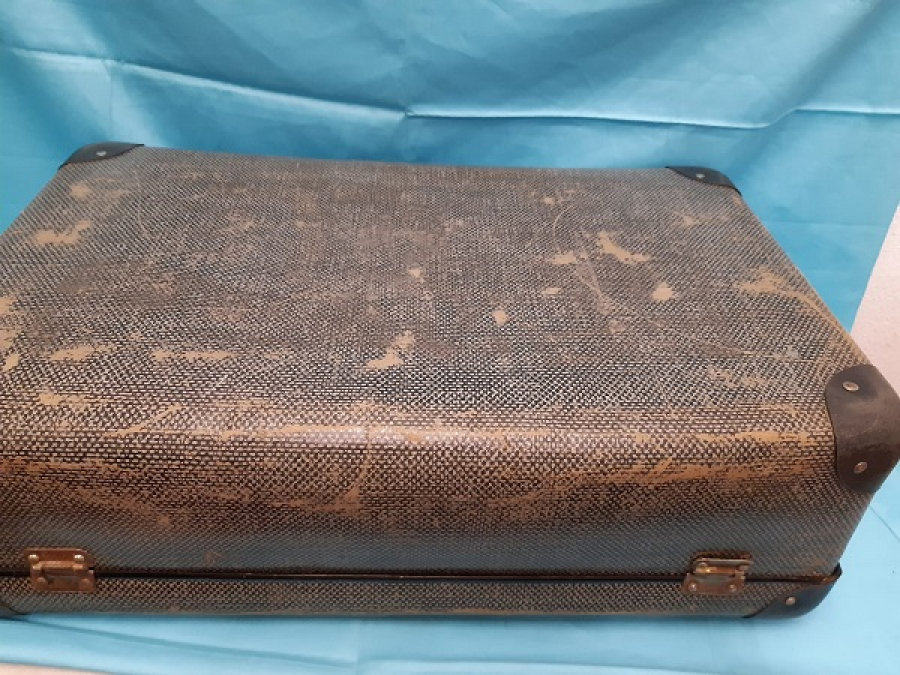 ORTA BOY 1960 KİLİTLİ SEYAHAT BAVUL 