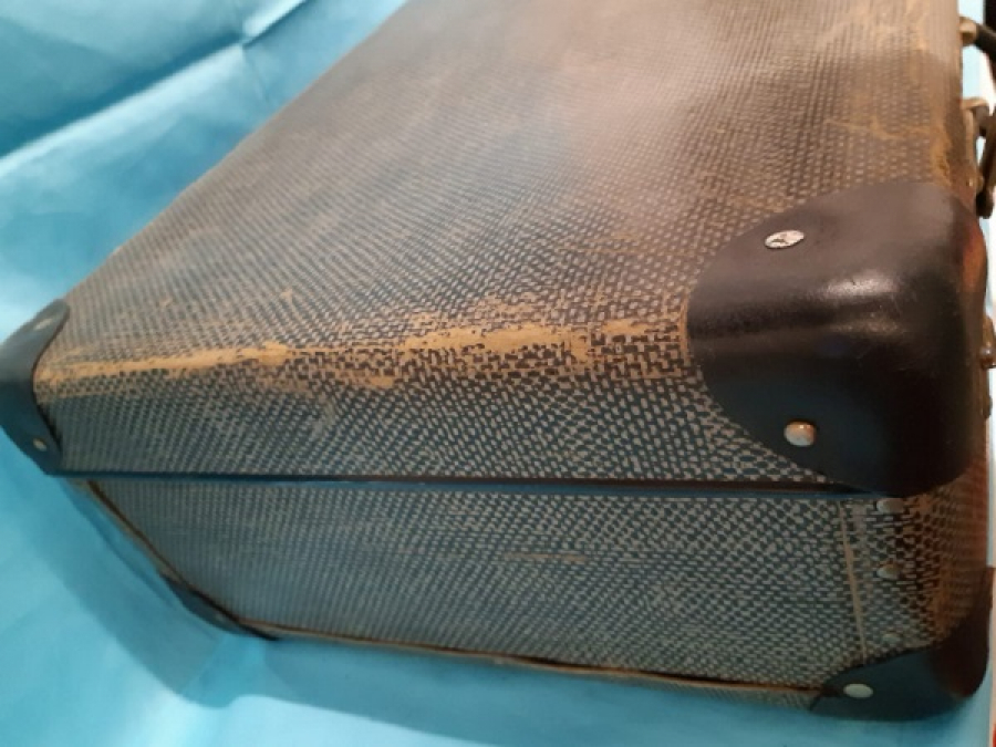 ORTA BOY 1960 KİLİTLİ SEYAHAT BAVUL 