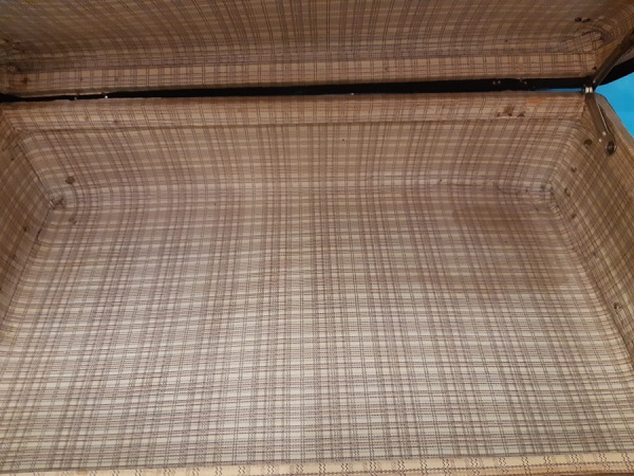 ORTA BOY 1960 KİLİTLİ SEYAHAT BAVUL 