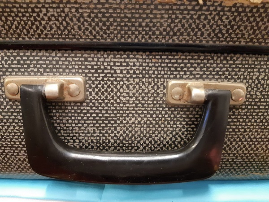 ORTA BOY 1960 KİLİTLİ SEYAHAT BAVUL 