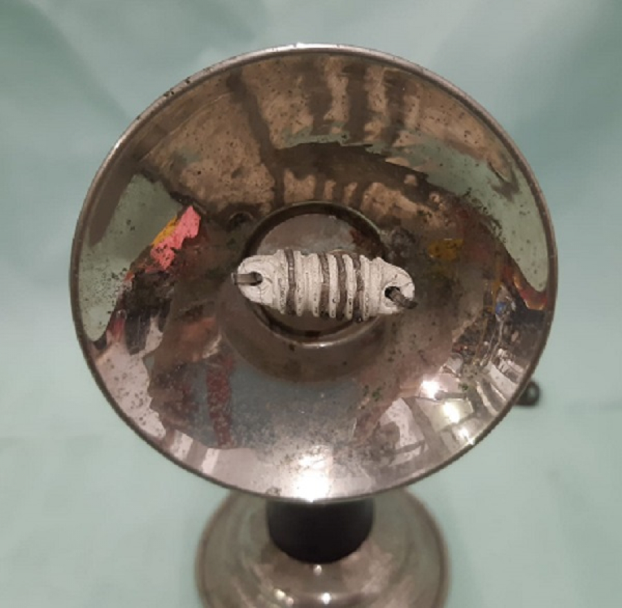 LAMBALI RADYO ANTENİ  CANAK ANTEN ŞEKLİNDE 1940 CANAK KISMI VE AYAK METAL ORTA KISMI  AHSAPDIR