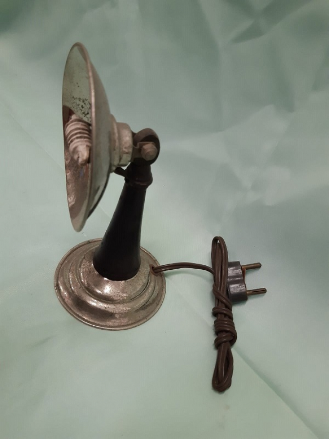 LAMBALI RADYO ANTENİ  CANAK ANTEN ŞEKLİNDE 1940 CANAK KISMI VE AYAK METAL ORTA KISMI  AHSAPDIR