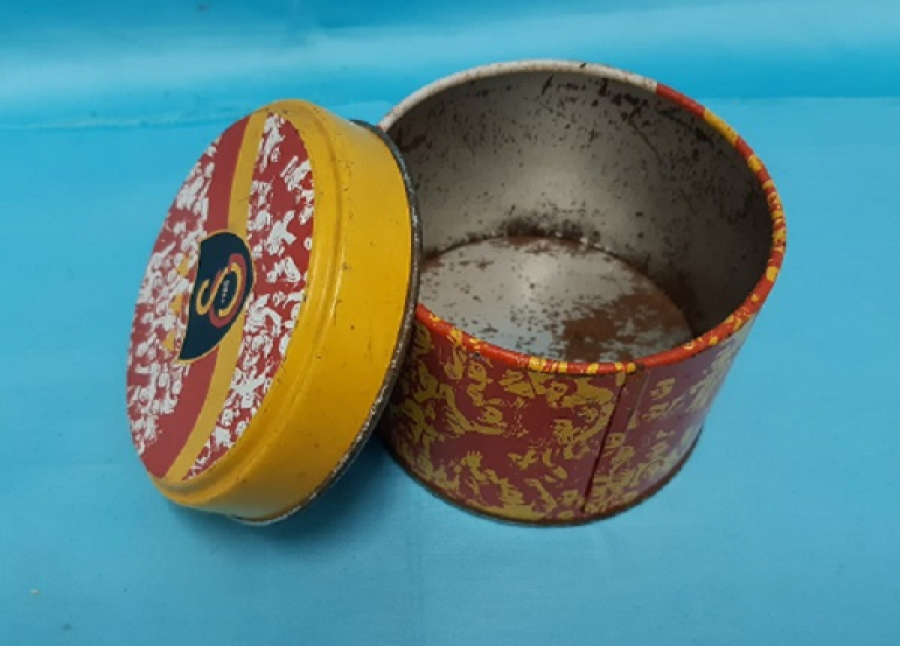 GALATASARAY FUTBOL TAKIM SARI KIRMIZI TENEKE KUTU 