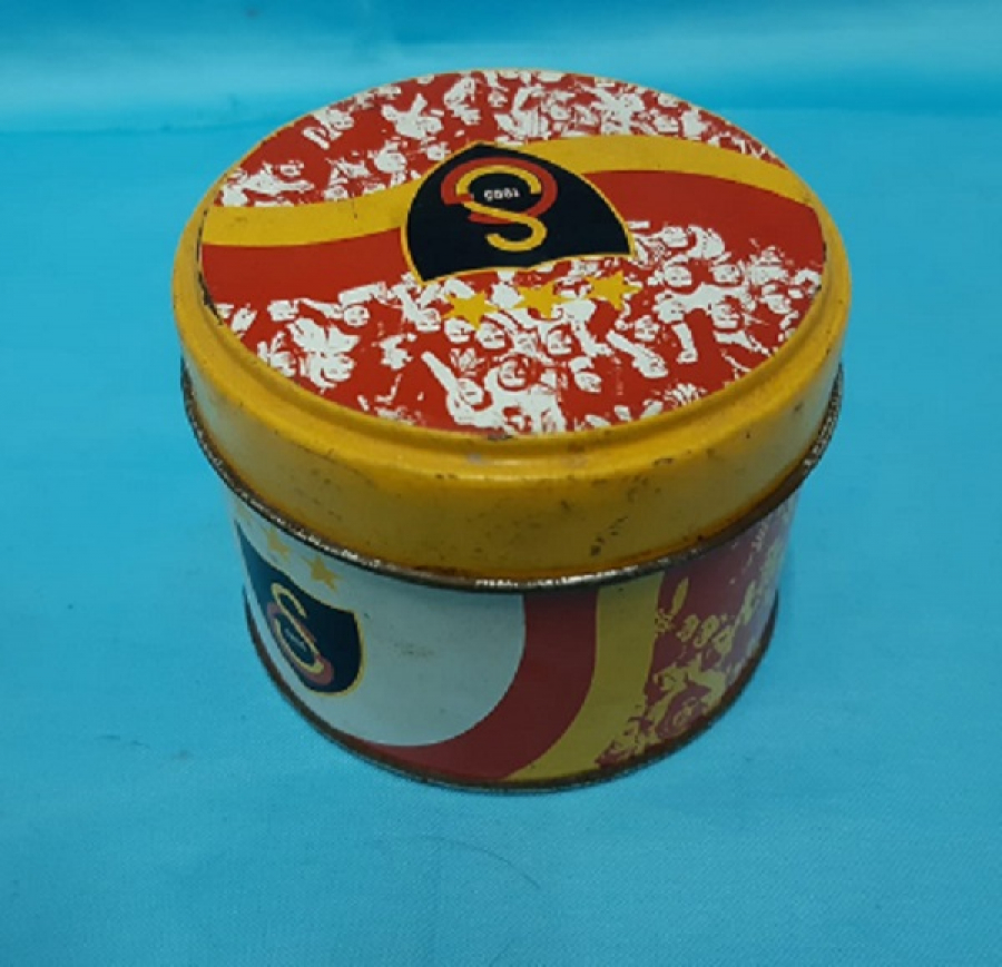 GALATASARAY FUTBOL TAKIM SARI KIRMIZI TENEKE KUTU 