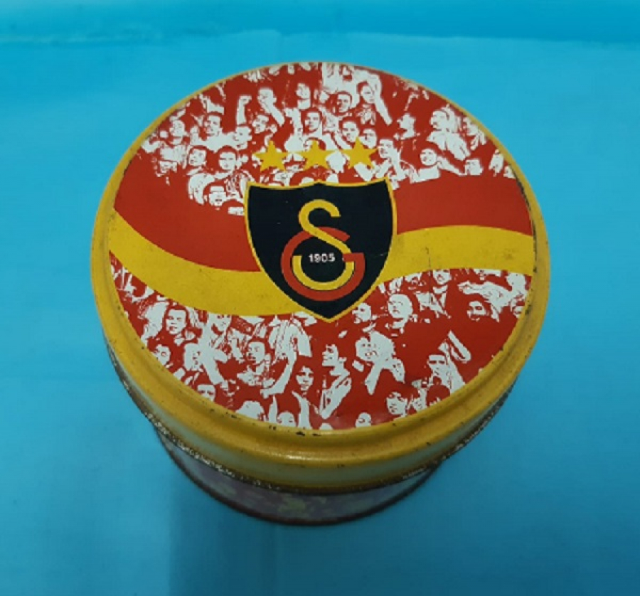 GALATASARAY FUTBOL TAKIM SARI KIRMIZI TENEKE KUTU 