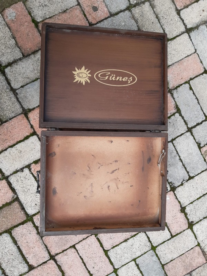 PAMUK BANK KÜLTÜR VAKFI AHŞAP CEKMECELİ KAPAKLI  KUTU