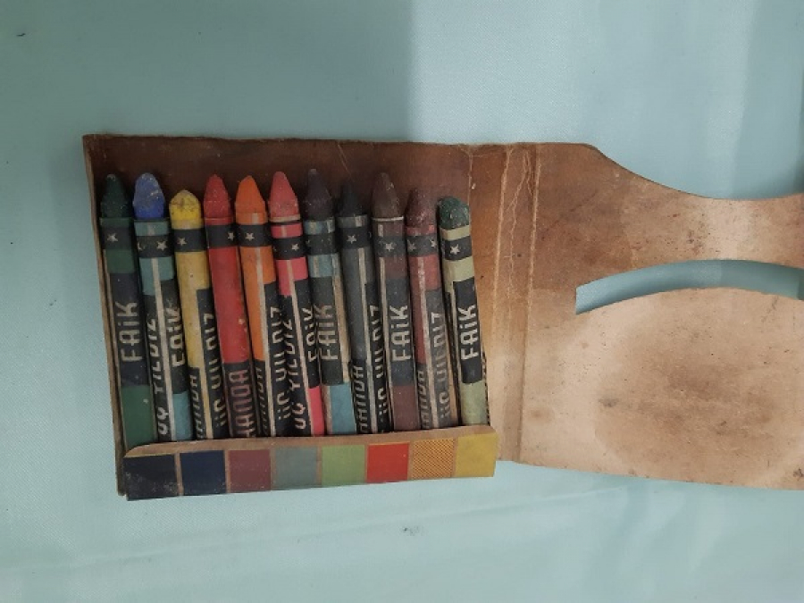  YERLİ PASTEL KALEM ÜÇ YILDIZ  1947 HEDİYESİ RESİM HARİTA İÇİN EN ÇOK ARANILAN BOYALAR 12 RENK EKSTRA