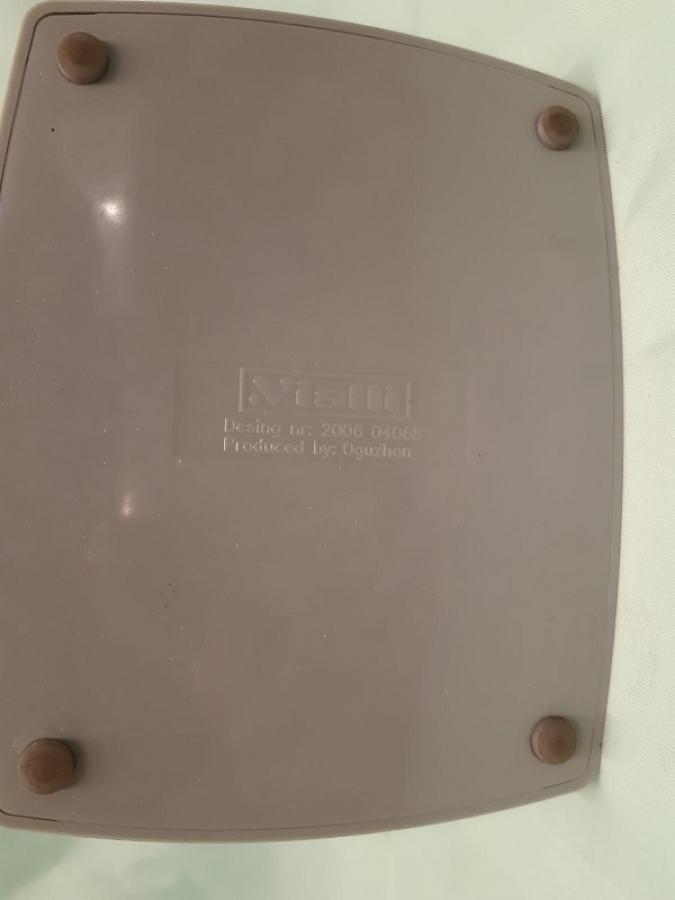 YENİ RAKI PECETELİK VİALLİ MİKA YENİ RAKI REKLAMLI MASA ÜZERİ KAGIT OTAMATİK PEÇETE KUTUSU 