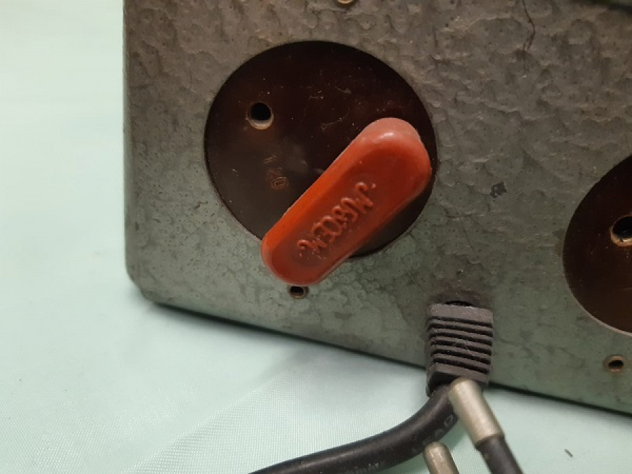 SABIR 366 VOLTAJ REGÜLATÖRÜ 110 220 VOLT AYARLI 11 KADEMELİ COK AMACLI