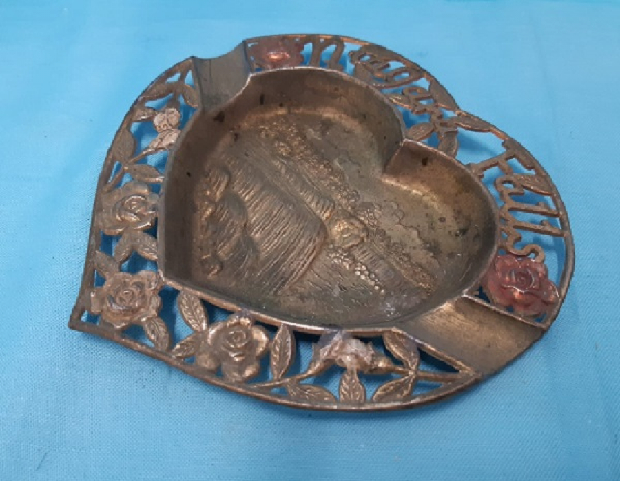 PİRİNC KALP FORMUNDA METAL KULLUK İÇ KISMI KABARTMA CAGLAYAN ŞELALE 