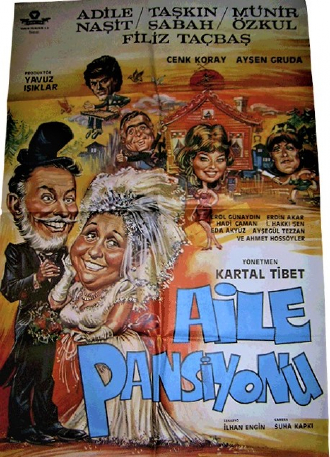 AİLE PANSİYONU ADİLE NAŞİT TAŞKIN SABAH MÜNÜR ÖZKUL RENKLİ SİNEMA AFİŞ FİLM GÖSTERİMDE TANITIMINDA ASILARAK KULLANILMIŞDIR 