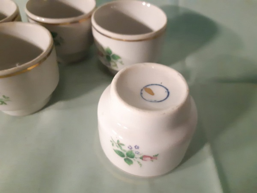 PORSELEN 5 ADET ZARF FİNCANI KENARLAR EL CEKME YALDIZ