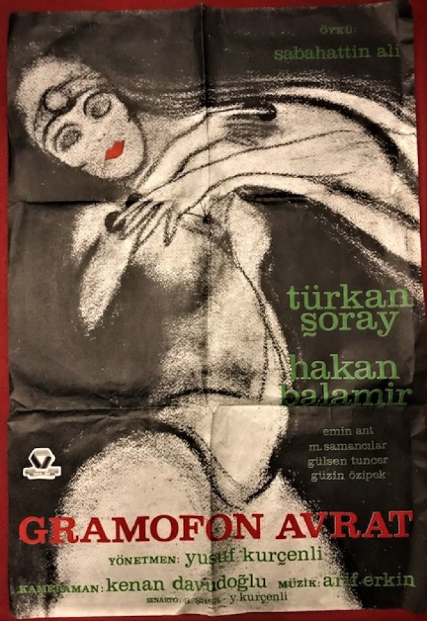 GRAMOFON AVRAT TURKAN ŞORAY HAKAN BALAMİR RENKLİ SİNEMA AFİŞ FİLM GÖSTERİMDE TANITIMINDA ASILARAK KULLANILMIŞDIR 