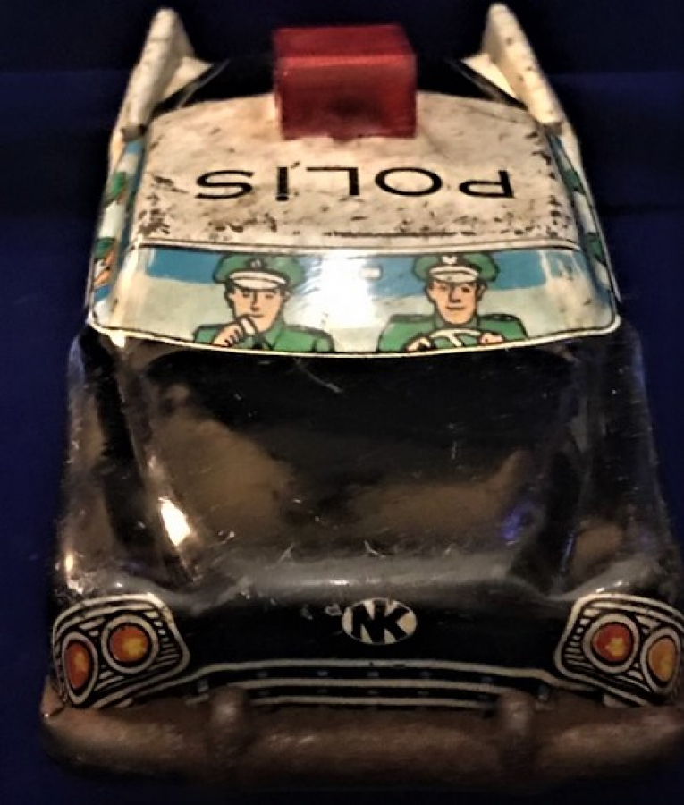 NEKUR YERLİ TENEKE OYUNCAK POLİS ARABASI 