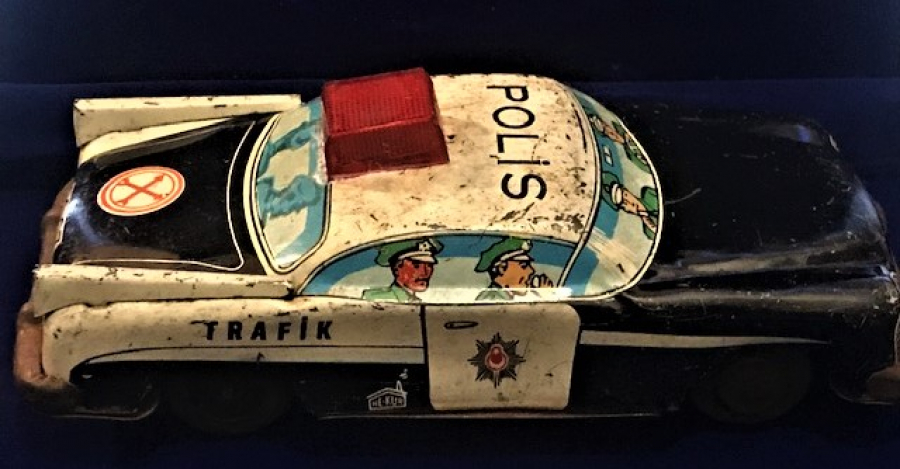 NEKUR YERLİ TENEKE OYUNCAK POLİS ARABASI 