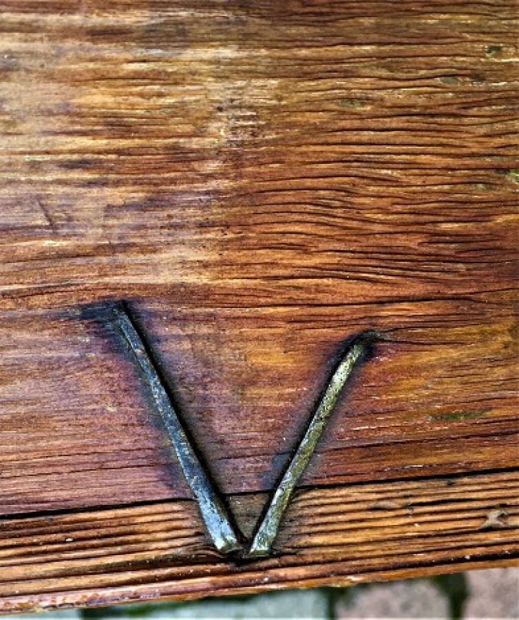 KOMPLE EL YAPIM KIRLANGIC KİLİT GECME  ÖNÜ DEMİR İŞ SÜSLEME CAM CIRA  ORTA BOY SANDIK