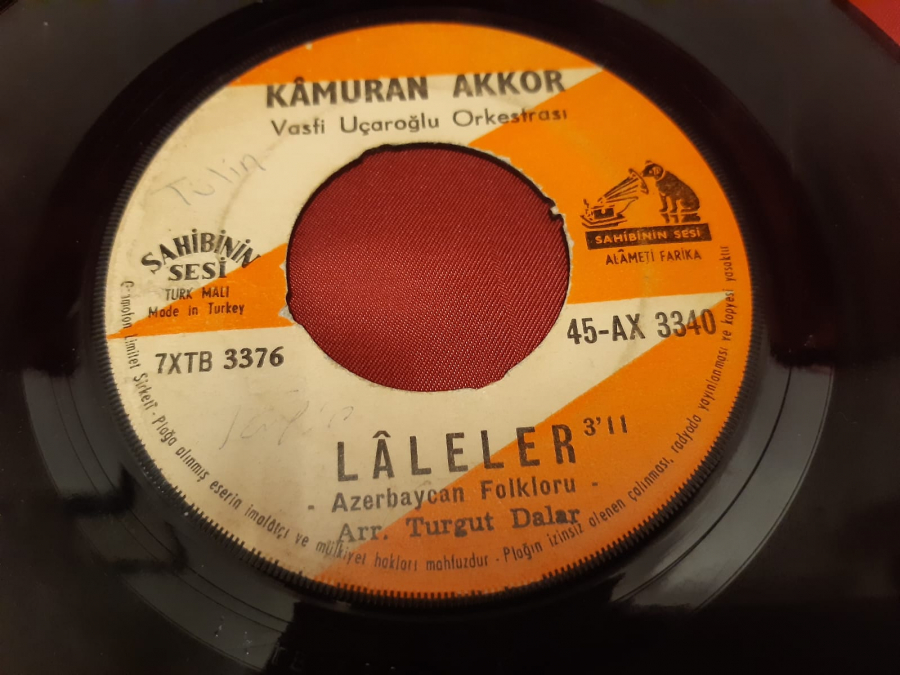 KAMURAN AKKOR  REYHAN   LALELER  45 LİK YERLİ PLAK 