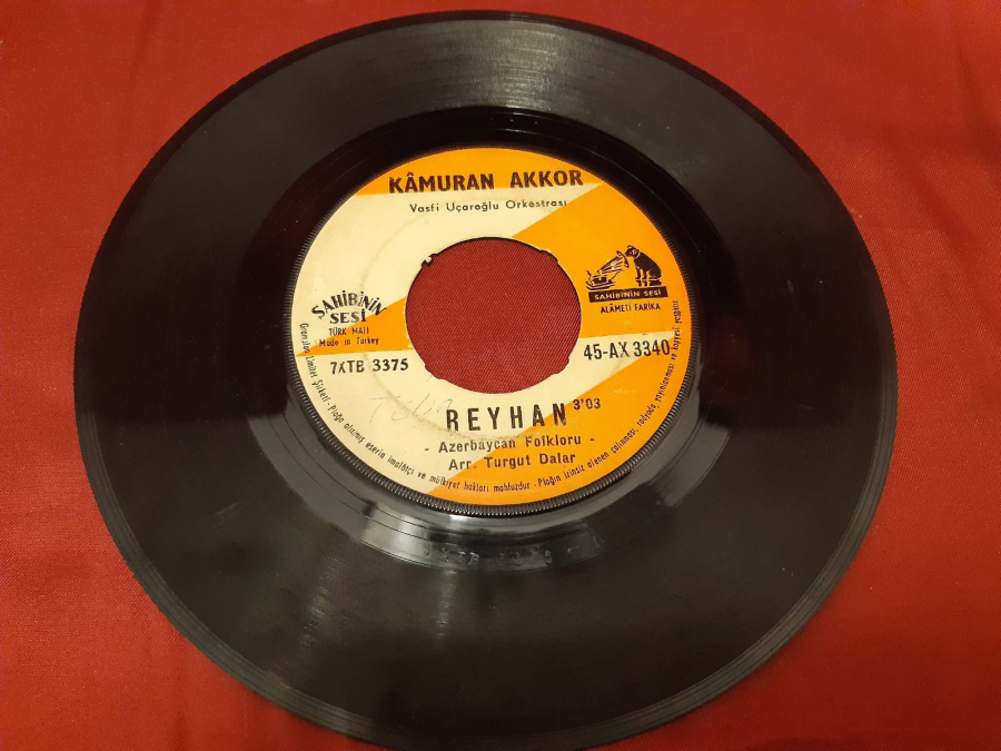 KAMURAN AKKOR  REYHAN   LALELER  45 LİK YERLİ PLAK 