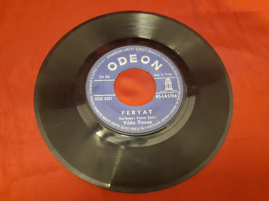 ODEON YILDIZ TEZCAN  FERYAT- VİLDAN DERLEYEN:KASIM SANRI 45 LİK YERLİ PLAK 