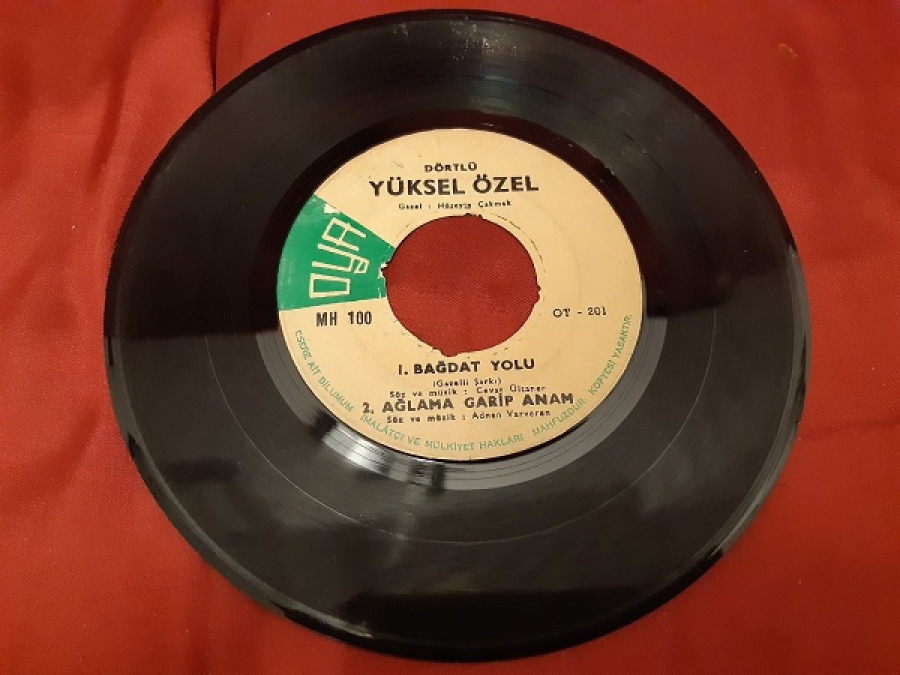  YÜKSEL ÖZEL 45 LİK YERLİ PLAK BAĞDAT YOLU  ( GAZELLİ ŞARKI )