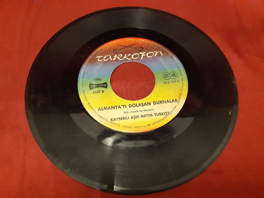 TÜRKOFON  KAYSERİLİ AŞIK METİN TÜRKÖZ A BODRUM HAKİMİ B ALMANYA'YI DOLAŞAN DURNALAR 45 LİK YERLİ PLAK 
