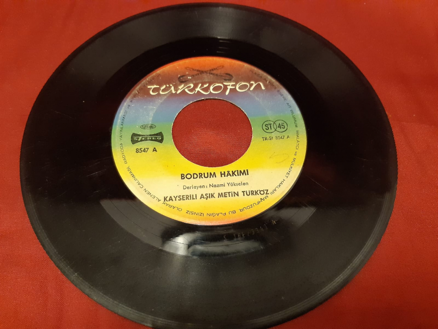 TÜRKOFON  KAYSERİLİ AŞIK METİN TÜRKÖZ A BODRUM HAKİMİ B ALMANYA'YI DOLAŞAN DURNALAR 45 LİK YERLİ PLAK 