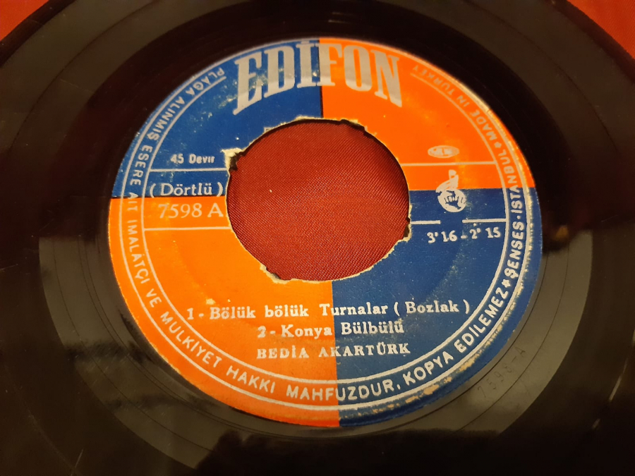EDİFON DÖRTLÜ 7598 A - B  BEDİA AKARTÜRK 45 LİK YERLİ PLAK 