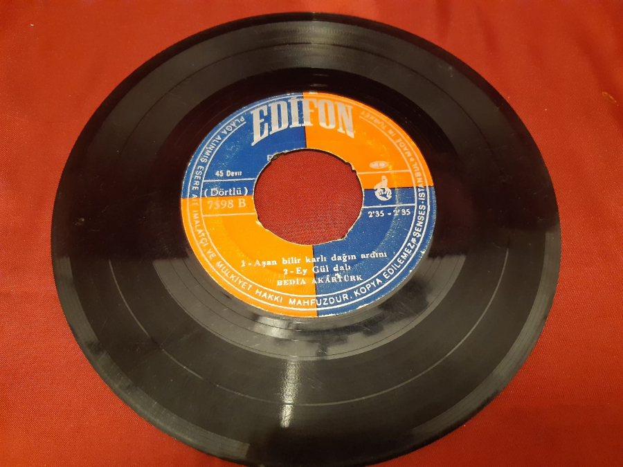EDİFON DÖRTLÜ 7598 A - B  BEDİA AKARTÜRK 45 LİK YERLİ PLAK 