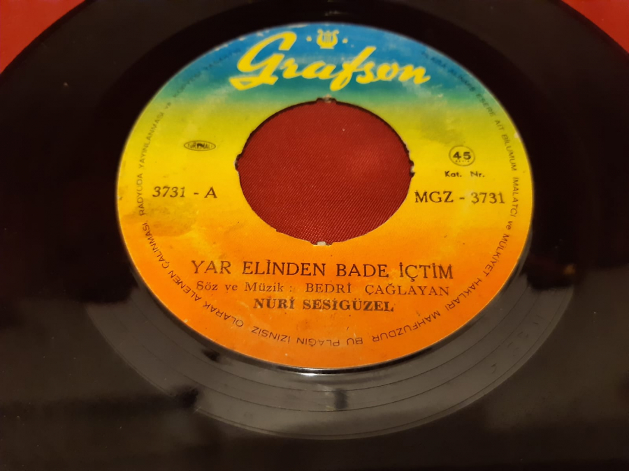 GRAFSON PLAK YAR ELİNDEN BADE İÇTİM NURİ SESİ GÜZEL  B KİLİSDEN ÇIKTI 12 ATLI 45 LİK YERLİ PLAK 