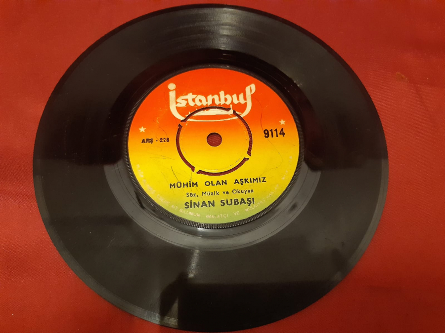 İSTANBUL ARŞ - SİNAN SUBAŞI SEN UZAKLARDA DEĞİL DAMARIMDA KANIMSIN 