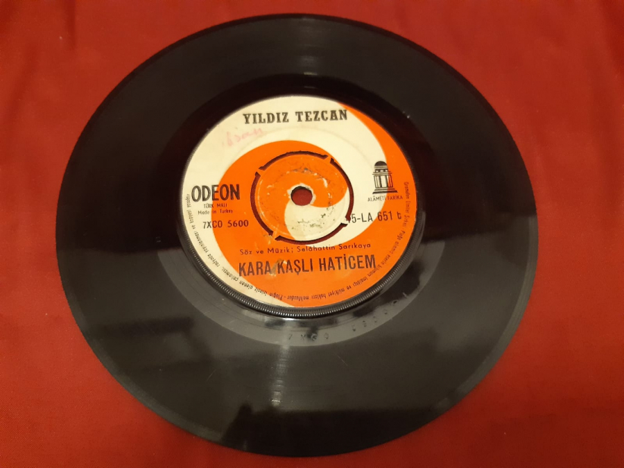 ODEON YILDIZ TEZCAN KARA KAŞLI HATİCEM  PERİŞANIM  45 LİK YERLİ PLAK 