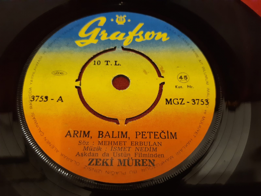 ODEON PLAK 45 - LA 652 A  YILDIZ TEZCAN VEFASIZ , TASASIZ YARİM 45 - LA 652 B MEN SEVİREM 45 LİK YERLİ PLAK 