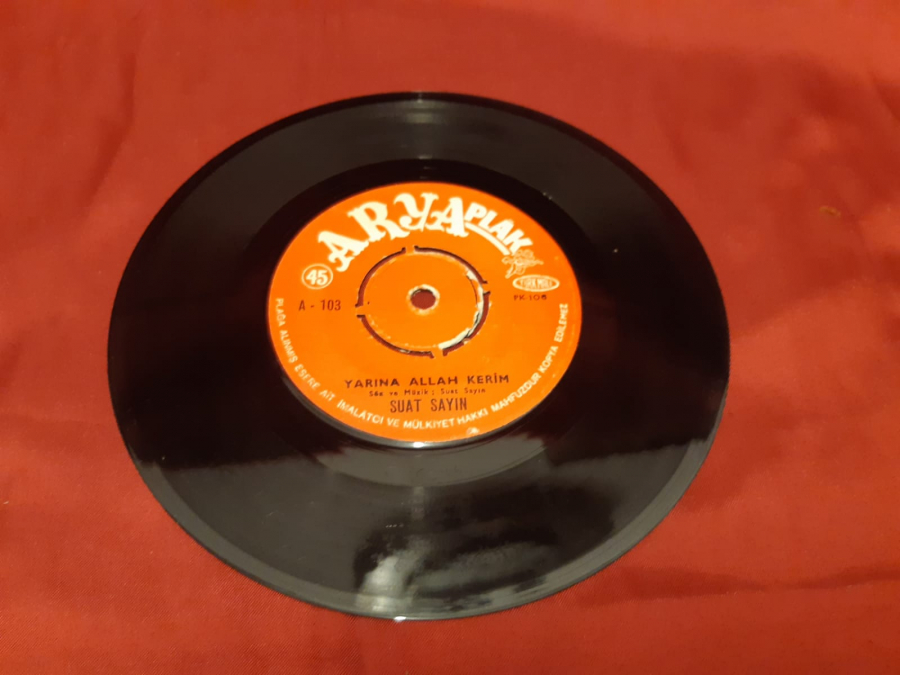 AYRA PLAK A - 103 YARINA ALLAH KERİM SUAT SAYIN DÜNYA GÜZELİ 45 LİK YERLİ PLAK 