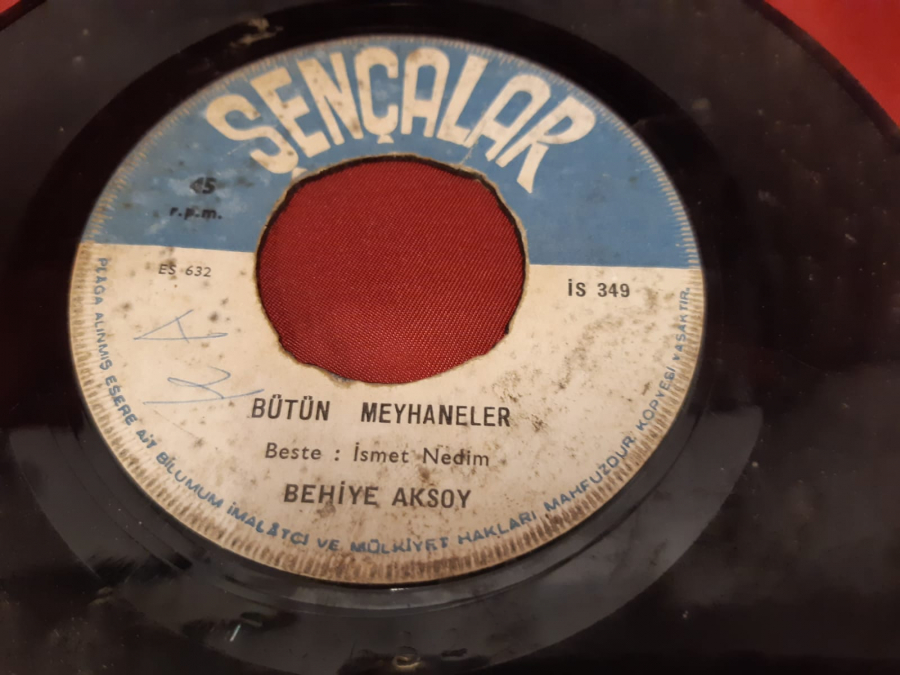 ŞENÇALAR PLAK   BEHİYE AKSOY   AGORA MEYHANESİ .BÜTÜN MEYHANELER 45 LİK YERLİ PLAK 