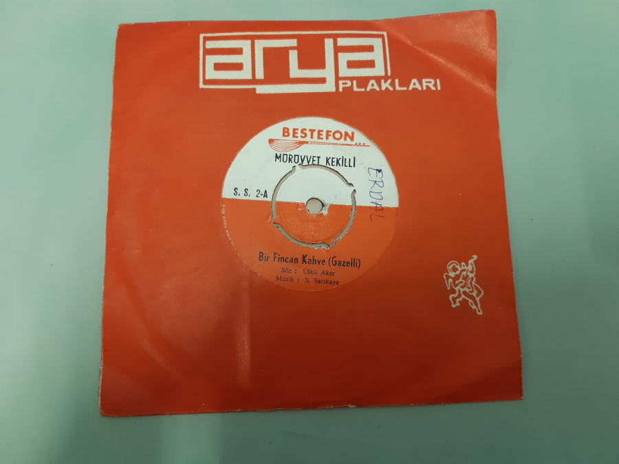 BESTEFON PLAK MÜRÜVVET KEKİLLİ SEVGİLİN DEĞİL ARKADAŞINIM , BİR FİNCAN ( GAZELLİ ) 45 LİK YERLİ PLAK 