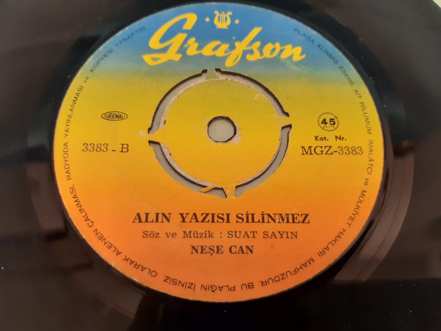 GRAFSON PLAK NEŞE CAN SEN AŞK NEDİR BİLMEZMİSİN , ALIN YAZISI SİLİNMEZ 45 LİK YERLİ PLAK 