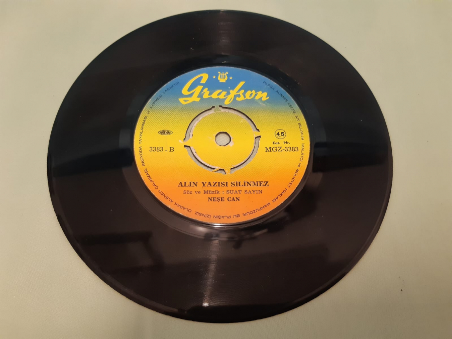 GRAFSON PLAK NEŞE CAN SEN AŞK NEDİR BİLMEZMİSİN , ALIN YAZISI SİLİNMEZ 45 LİK YERLİ PLAK 