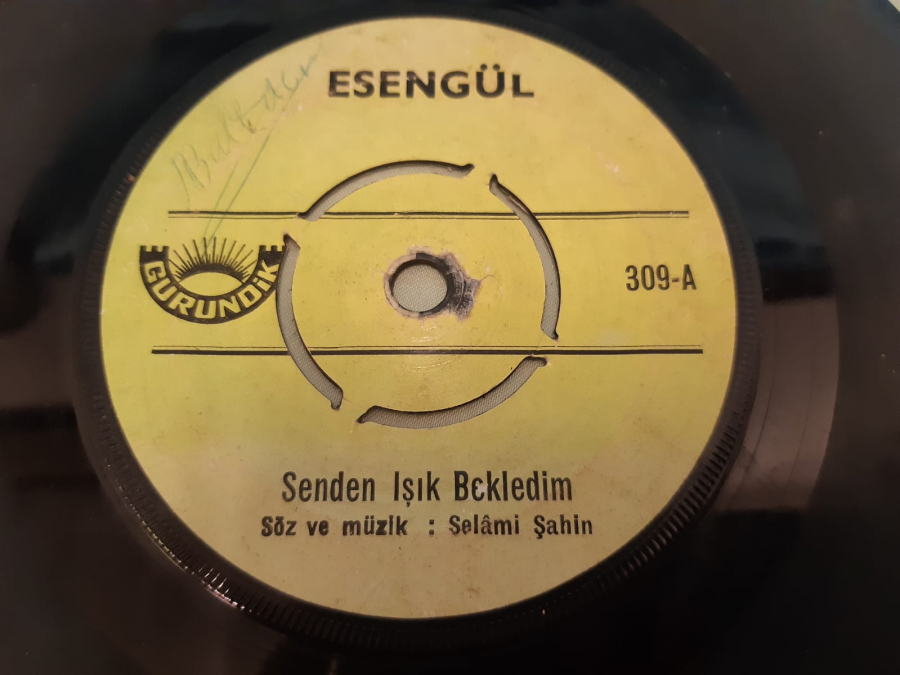GURUNDİK PLAK ESENGÜL SEVİP KOKLAYACAĞIM , SENDEN IŞIK BEKLEDİM 45 LİK YERLİ PLAK 