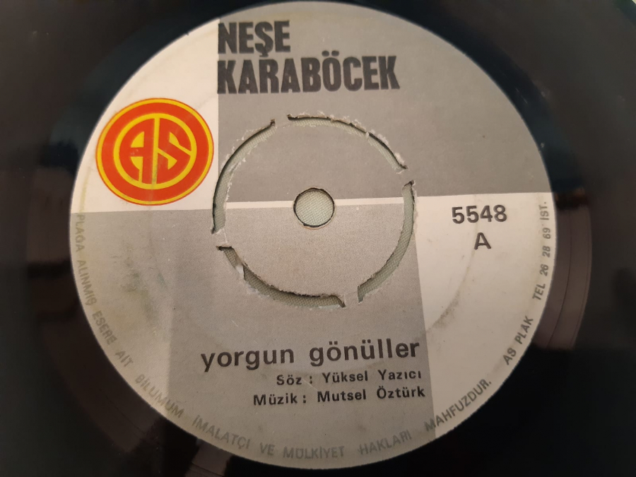 NEŞE KARA BÖCEK YORGUN GÖNÜLLER , MADEM KÜSTÜN DARGINDIN 45 LİK YERLİ PLAK 