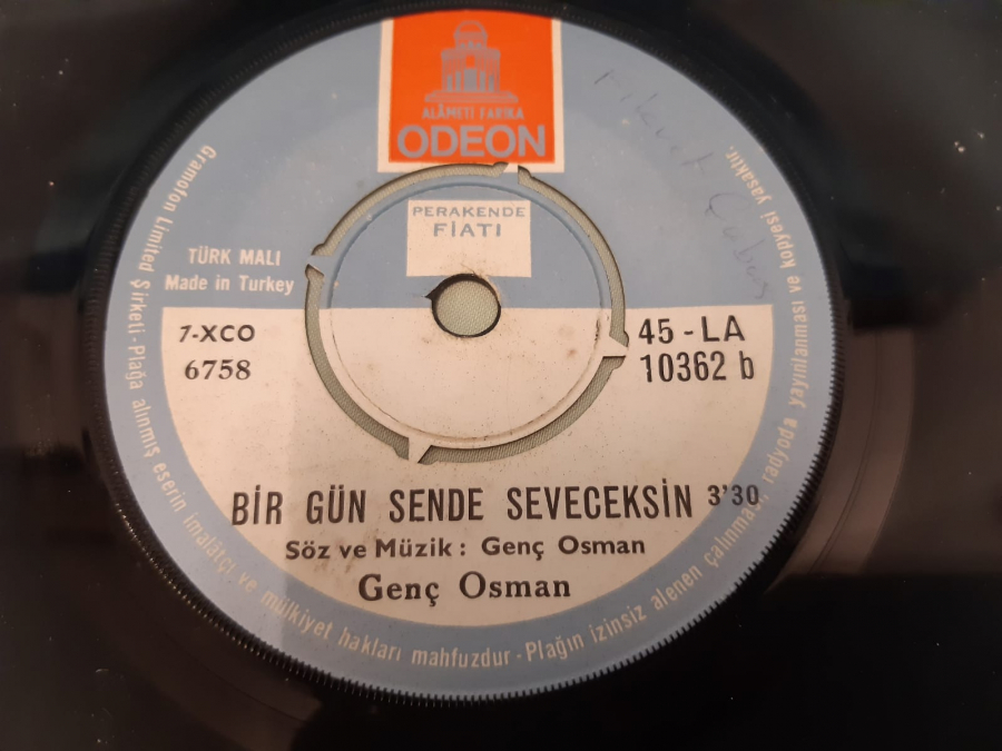 ODEON PLAK GENÇ OSMAN YALAN DÜNYA , BİR GÜN SENDE SEVECEKSİN 45 LİK YERLİ PLAK 
