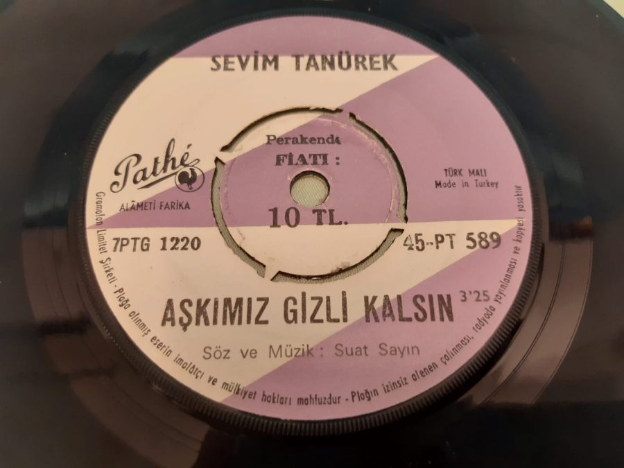 PATHE PLAK SEVİM TANÜREK BANA AŞK DERSİ VERME, AŞKIMIZ GİZLİ KALSIN 45 LİK YERLİ PLAK 