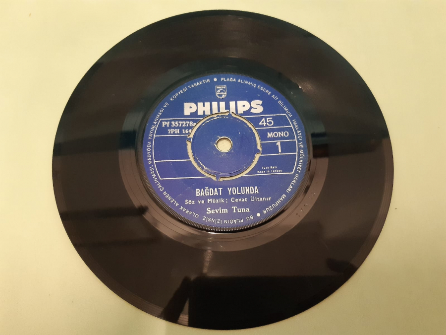 PHILIPS PLAK SEVİM TUNA BAĞDAT YOLUNDA , DÜŞENİN DOSTU OLMAZ 45 LİK YERLİ PLAK 