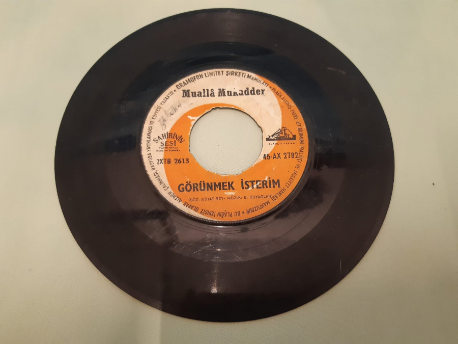 SAHİBİNİ SESİ PLAK MUALLA MUKADDER BEN KÜSKÜNÜM FELEĞE , GÖRÜNMEK İSTERİM 45 LİK YERLİ PLAK 