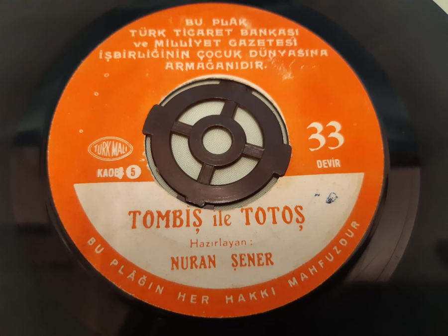 TÜRK MALİ PLAK NURAN ŞENER TOMBİŞ İLE TOTOŞ , KEL OĞLAN İLE KRAL 45 LİK YERLİ PLAK 