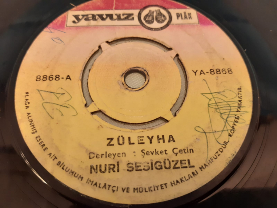 YAVUZ PLAK NURİ SESİ GÜZEL ZÜLEYHA GÜLÜŞÜN BENİ YAKAR 45 LİK YERLİ PLAK 